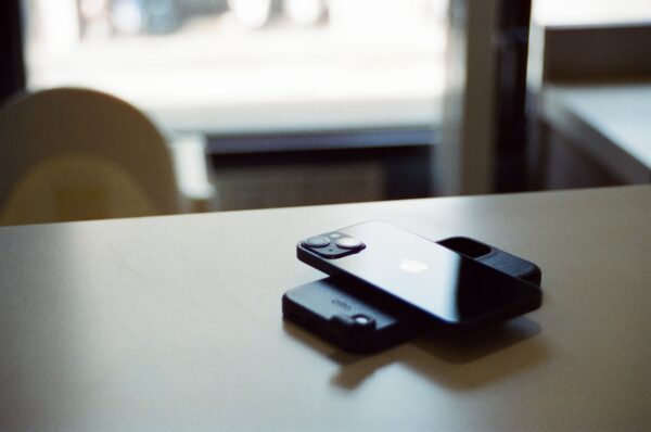 Smartphone, iPhone, Table｜0085-16780031