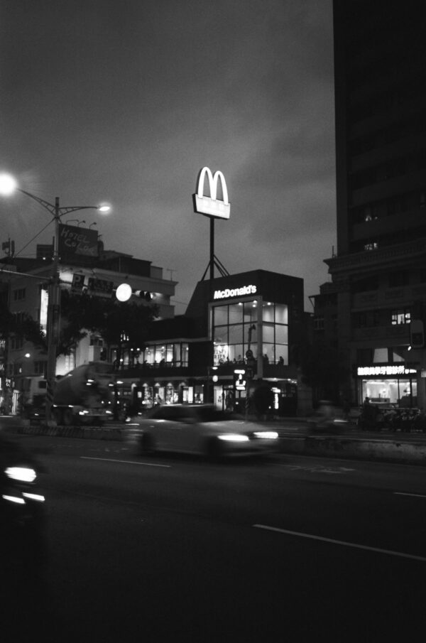 McDonald's, Night, Traffic｜0242-71590029