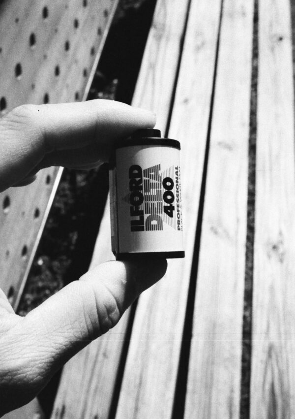 Film, Hand, Wood｜0243-79350012