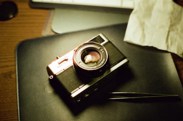 Camera, Desk, Light｜0087-20200023
